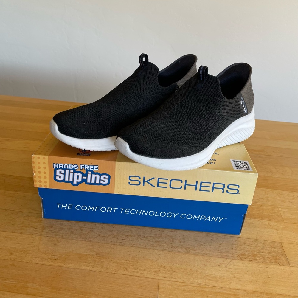 Skechers Women’s Black Slip-In Shoes S 8